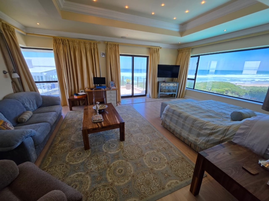 6 Bedroom Property for Sale in Myoli Beach Western Cape
